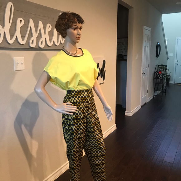 Blouse and trousers - Picture 4 of 6